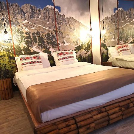 Traditional Boutique Brasov Bagian luar foto